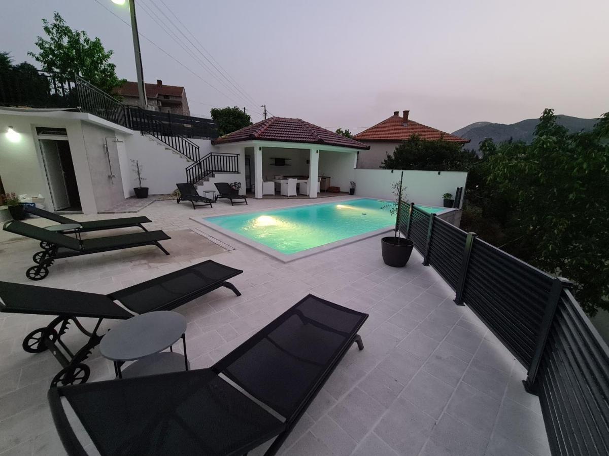 טרביניה Studio Apartmani Milovic מראה חיצוני תמונה