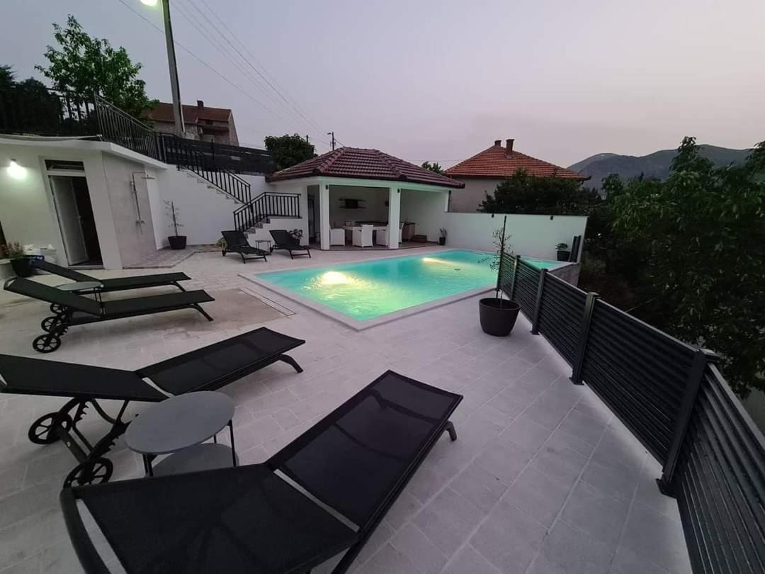 טרביניה Studio Apartmani Milovic מראה חיצוני תמונה